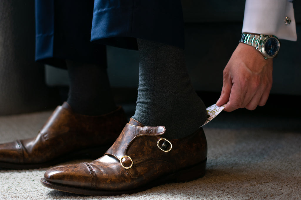 Shoe Slyde Wallet Shoe Horn - Gold & Pearl Motif